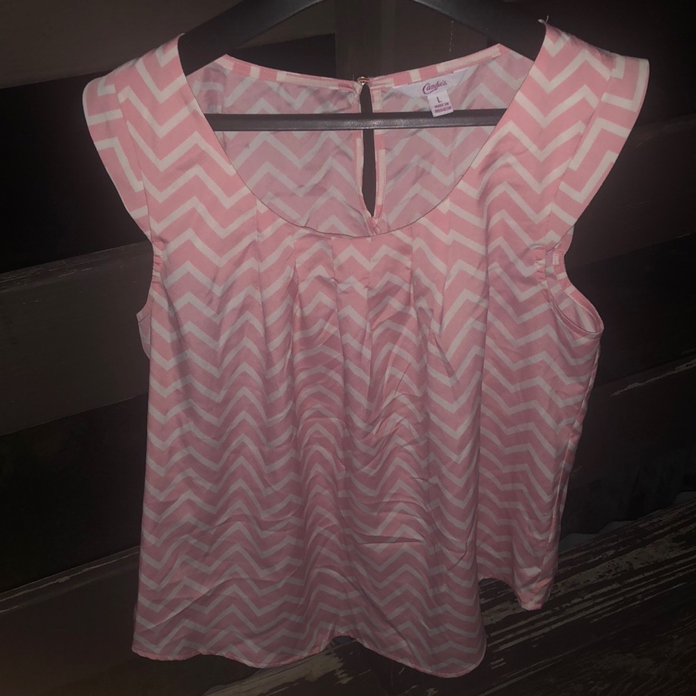 Chevron pattern: blush pink and white: Size large